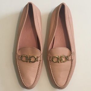 Women’s Salvatore Ferragamo Loafers (sz. 8.5)
